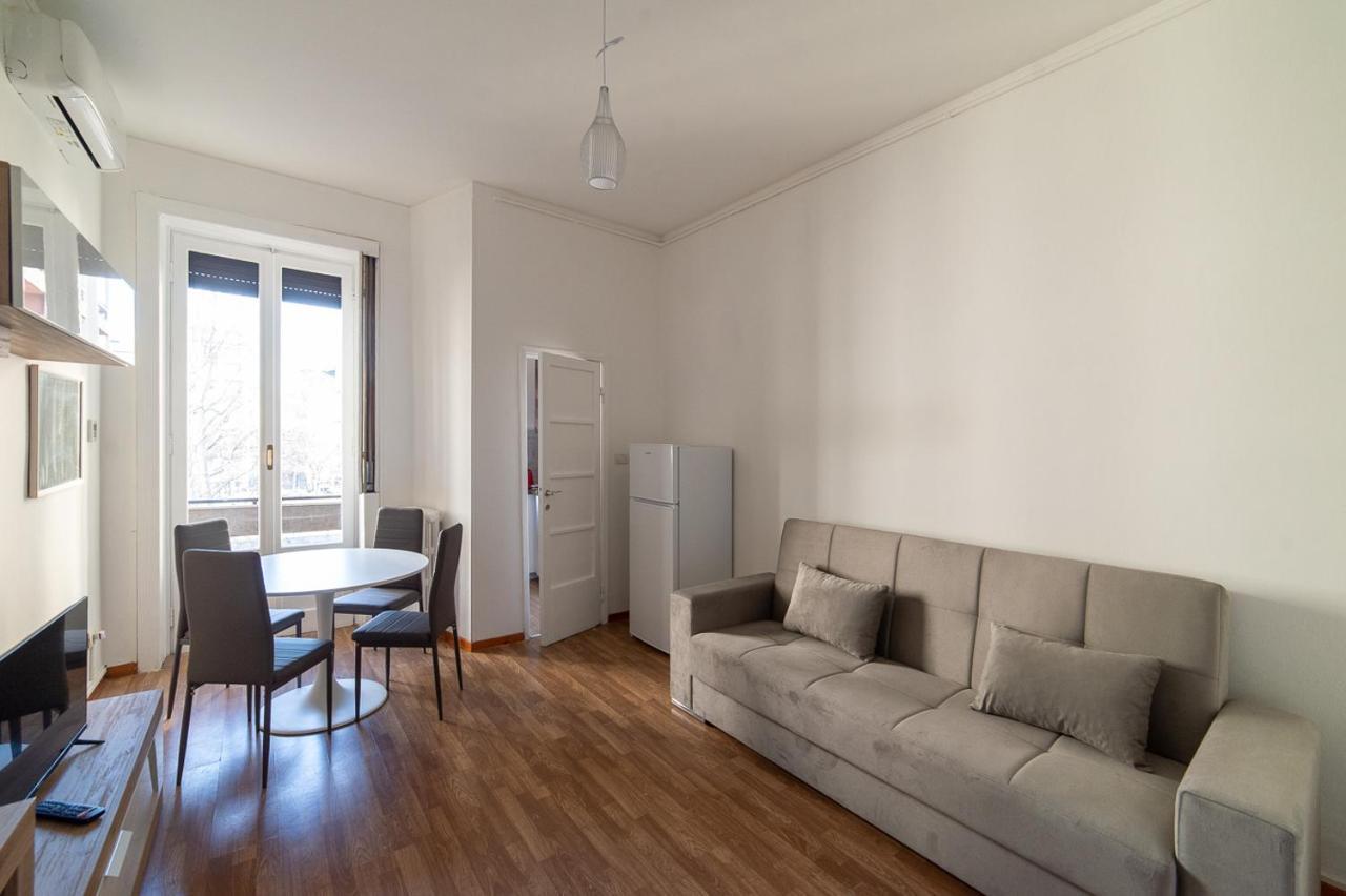 Hbhall Residenze Darsena Milan Exterior photo